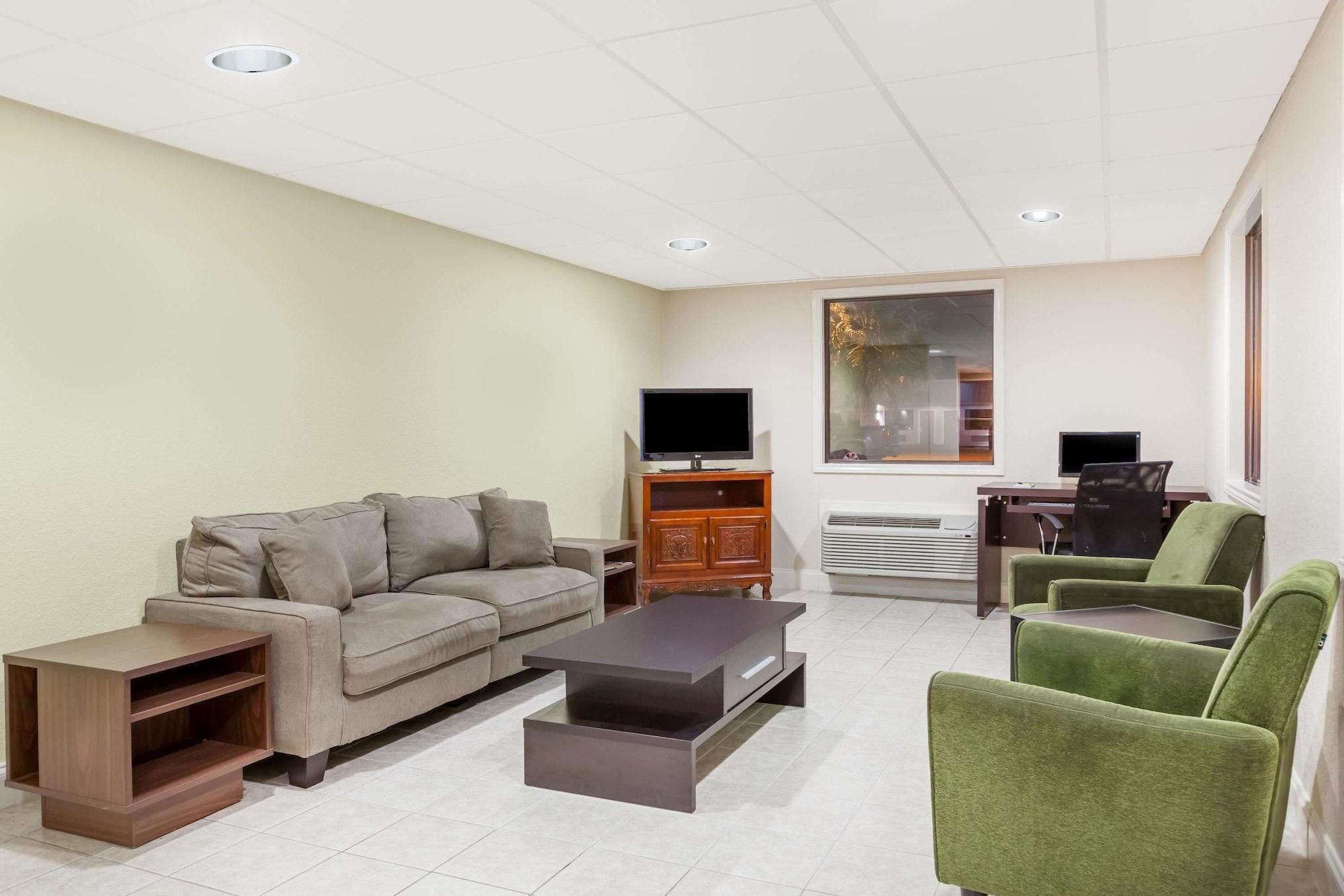 Super 8 By Wyndham Buffalo Esterno foto