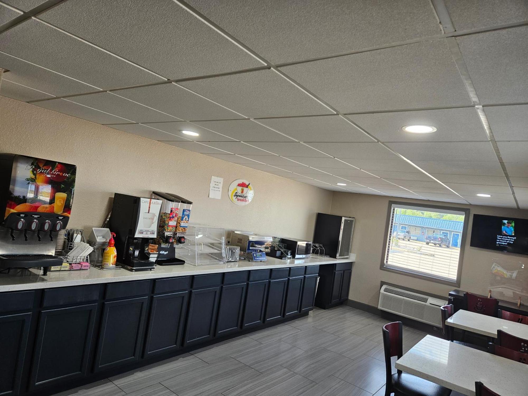 Super 8 By Wyndham Buffalo Esterno foto